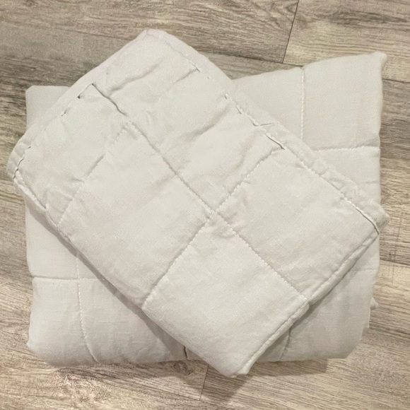 NWOT Quince Toddler Quilt and Sham In Light Gray - Picture 7 of 7